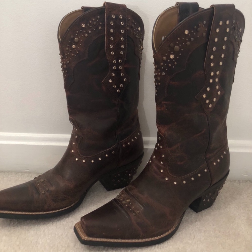 Ariat studded Cowgirl boots